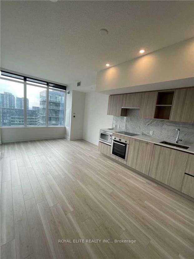 19 Bathurst St, unit 3215 for rent