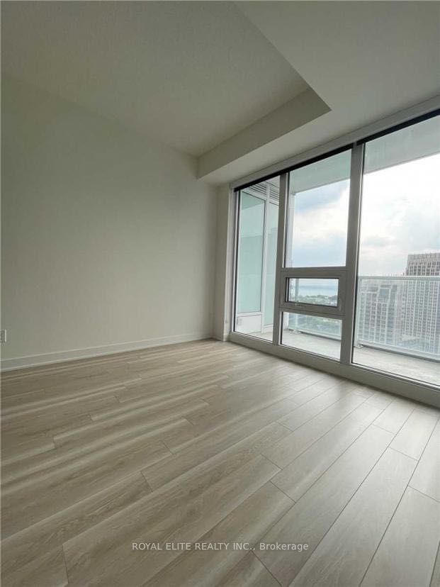 19 Bathurst St, unit 3215 for rent - image #5