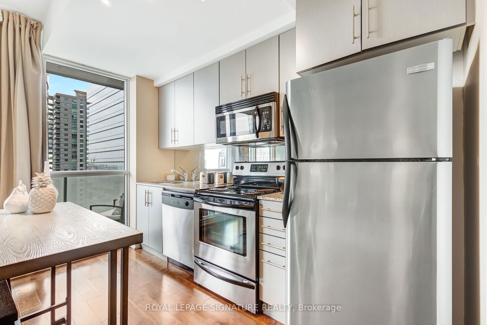 55 Bremner Blvd, unit 1811 for rent - image #9