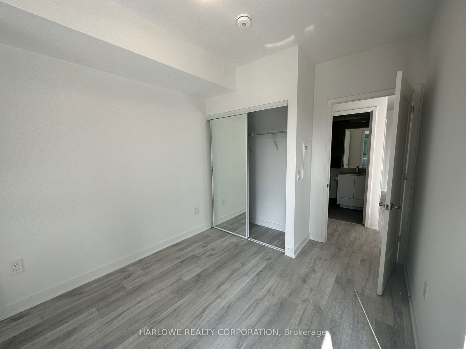 135 Lower Sherbourne St, unit 418 W for sale