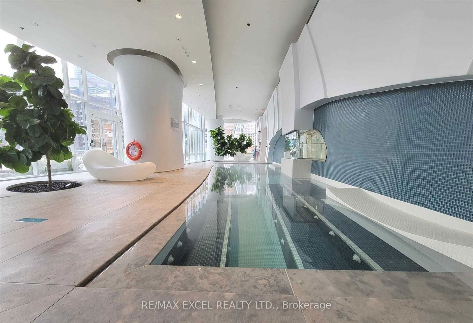 1 Bloor St E, unit 7102 for rent - image #17