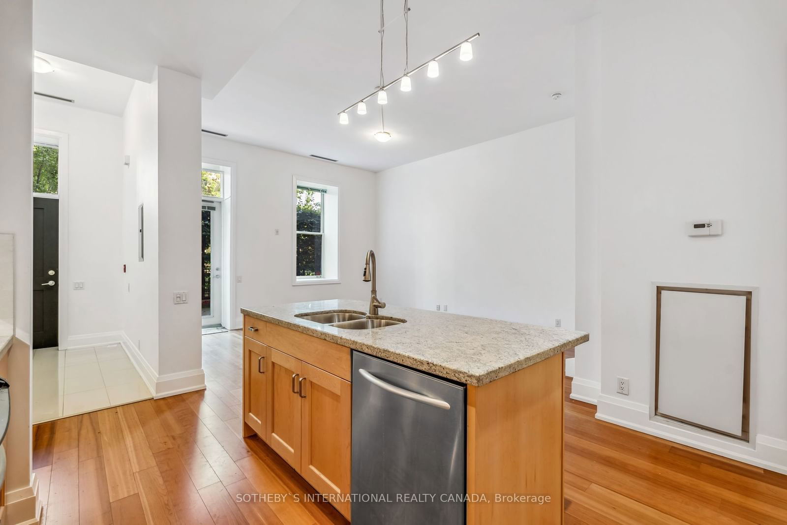 385 Brunswick Ave, unit 105 for rent - image #8