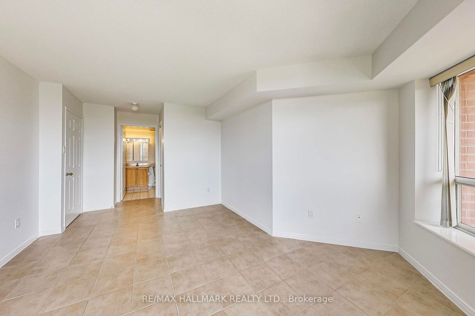 800 Sheppard Ave, unit 405 for sale