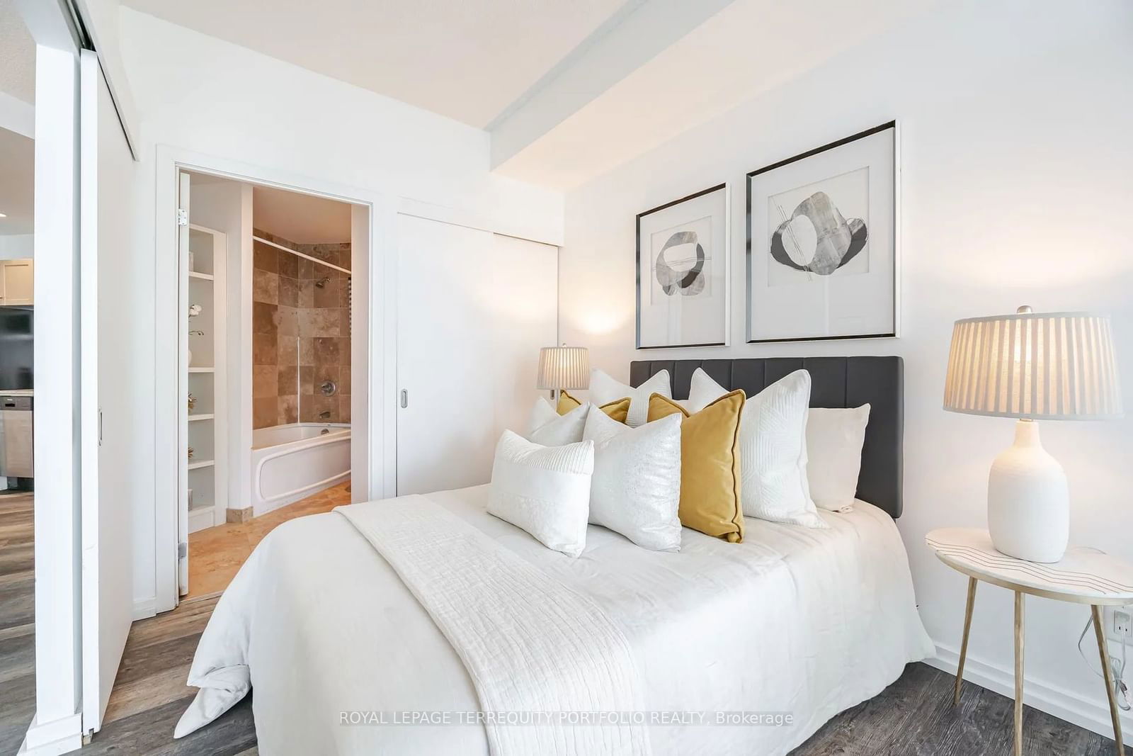 208 Queens Quay W, unit 2503 for sale - image #20