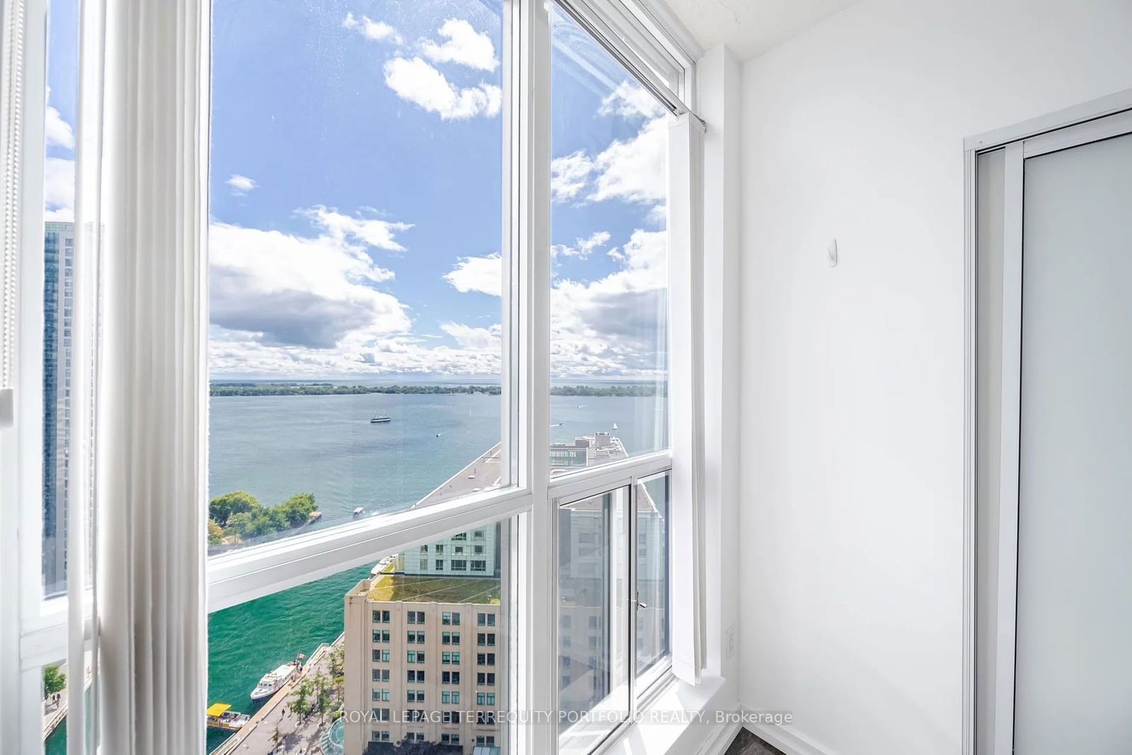 208 Queens Quay W, unit 2503 for sale