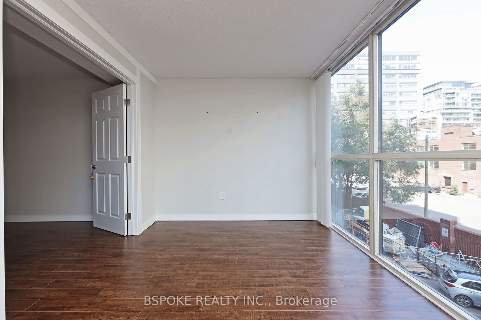 701 King St W, unit 307 for rent - image #12