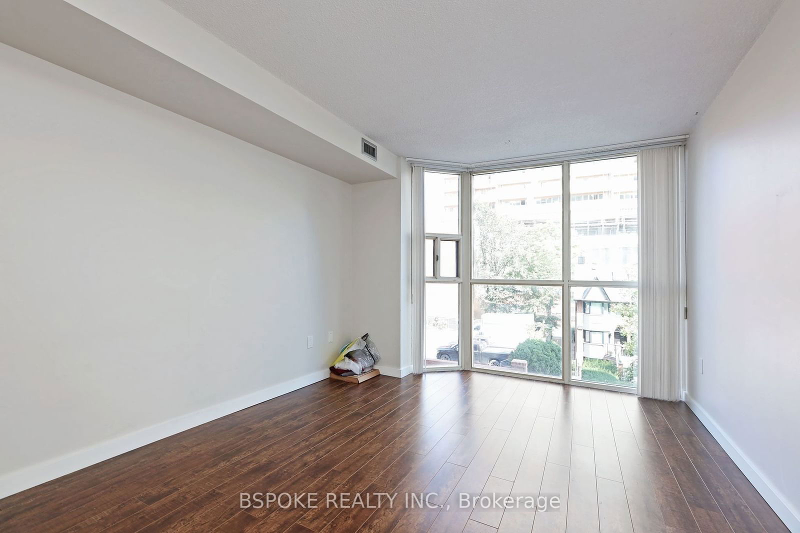 701 King St W, unit 307 for rent - image #17