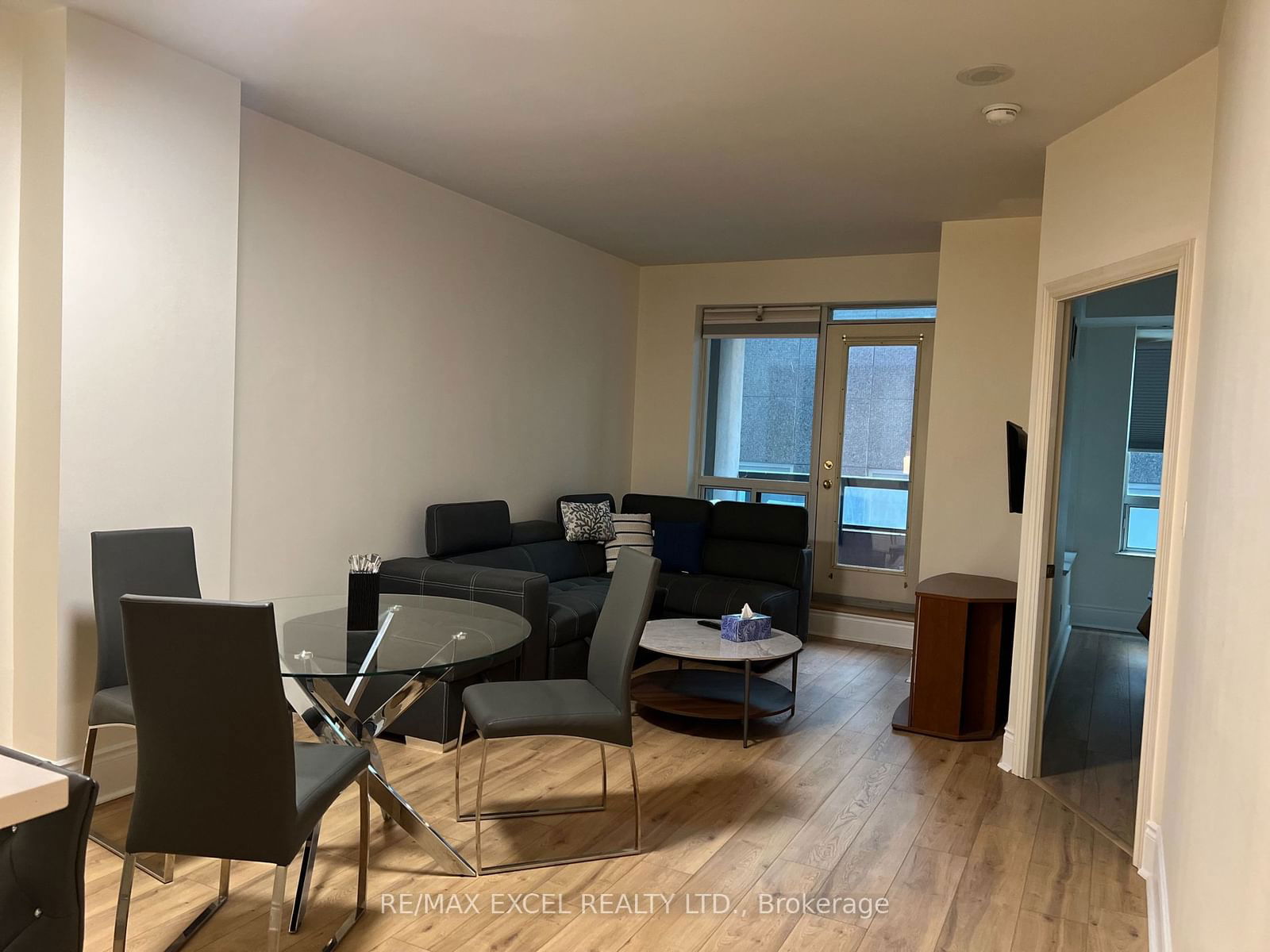 102 Bloor St W, unit 308 for rent