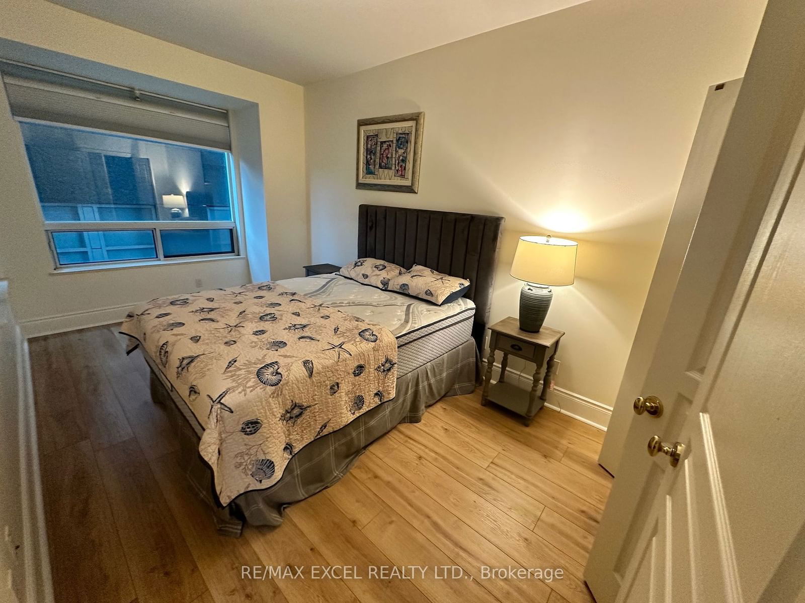 102 Bloor St W, unit 308 for rent