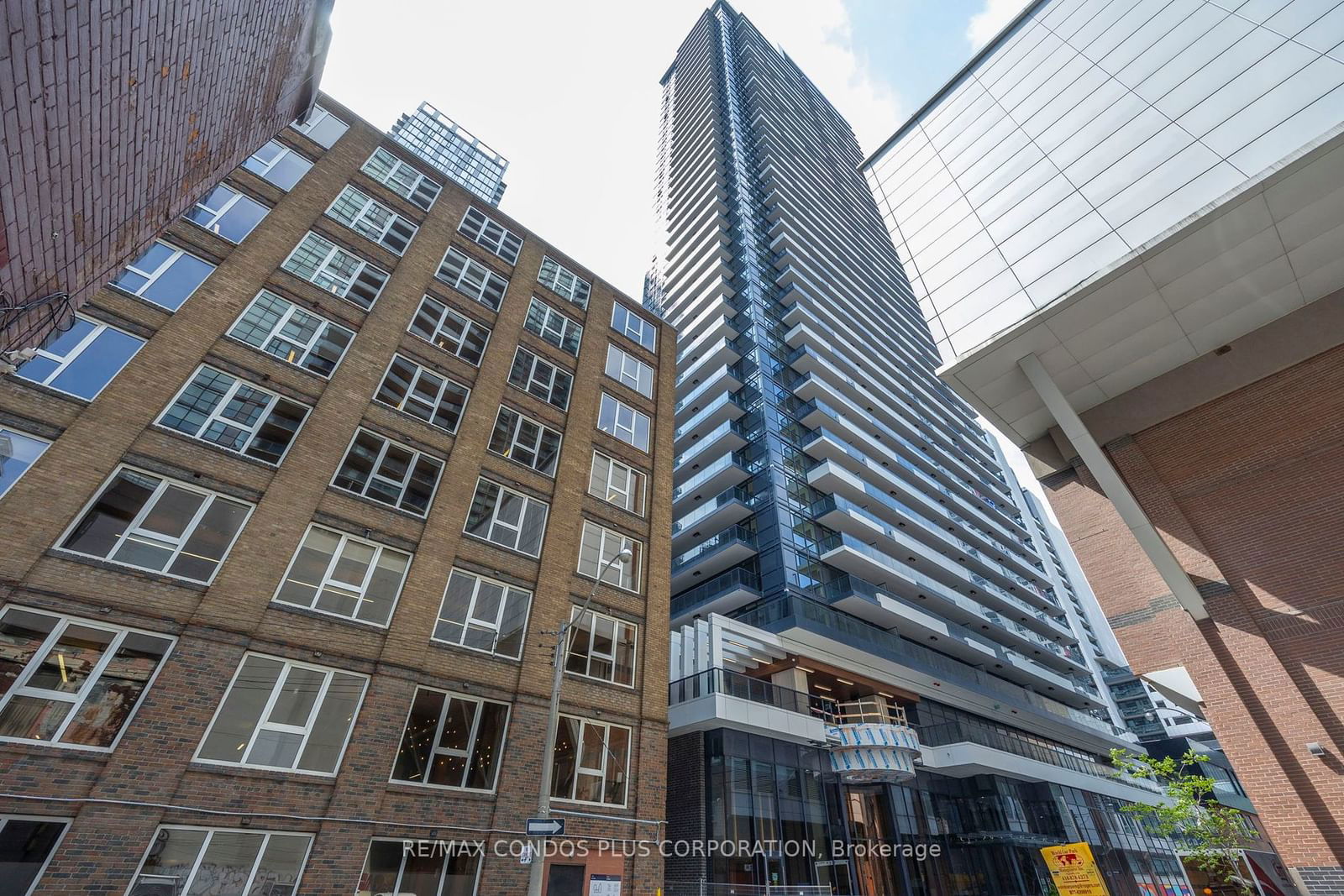 38 Widmer St, unit 810 for sale - image #26