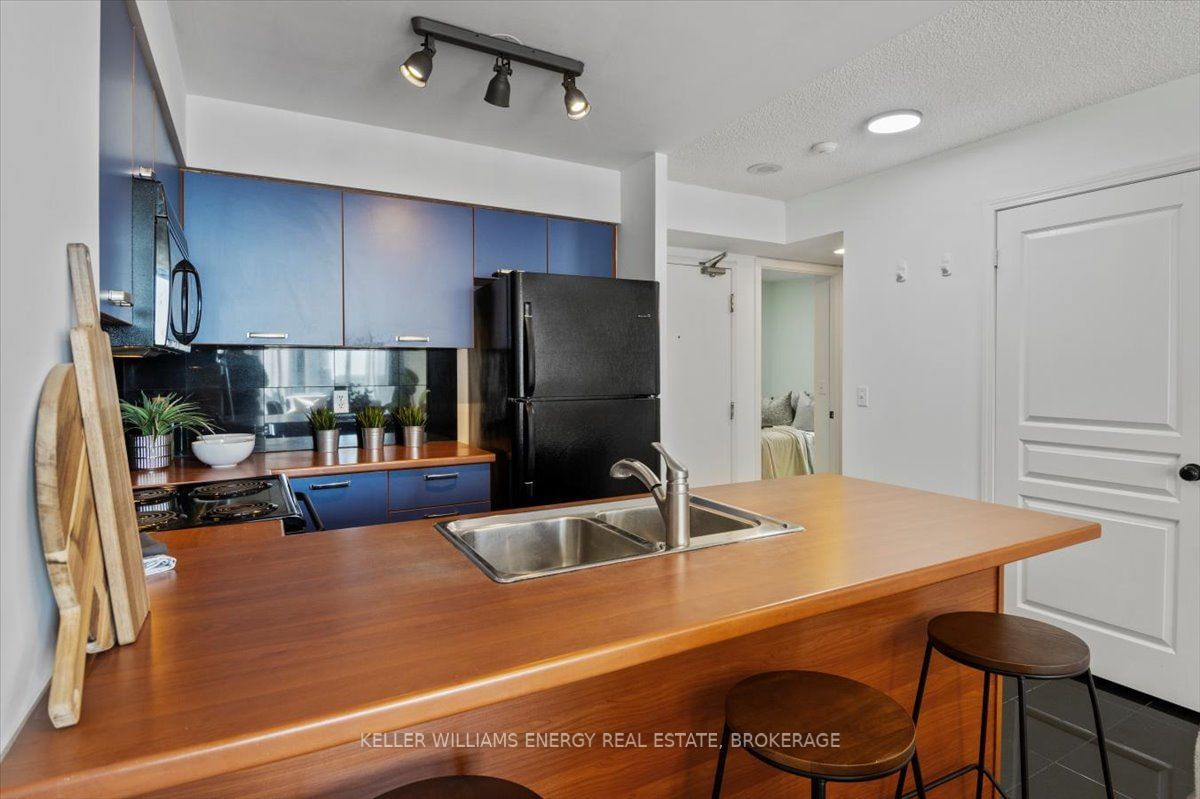 55 Harrison Garden Blvd, unit 1204 for sale - image #7