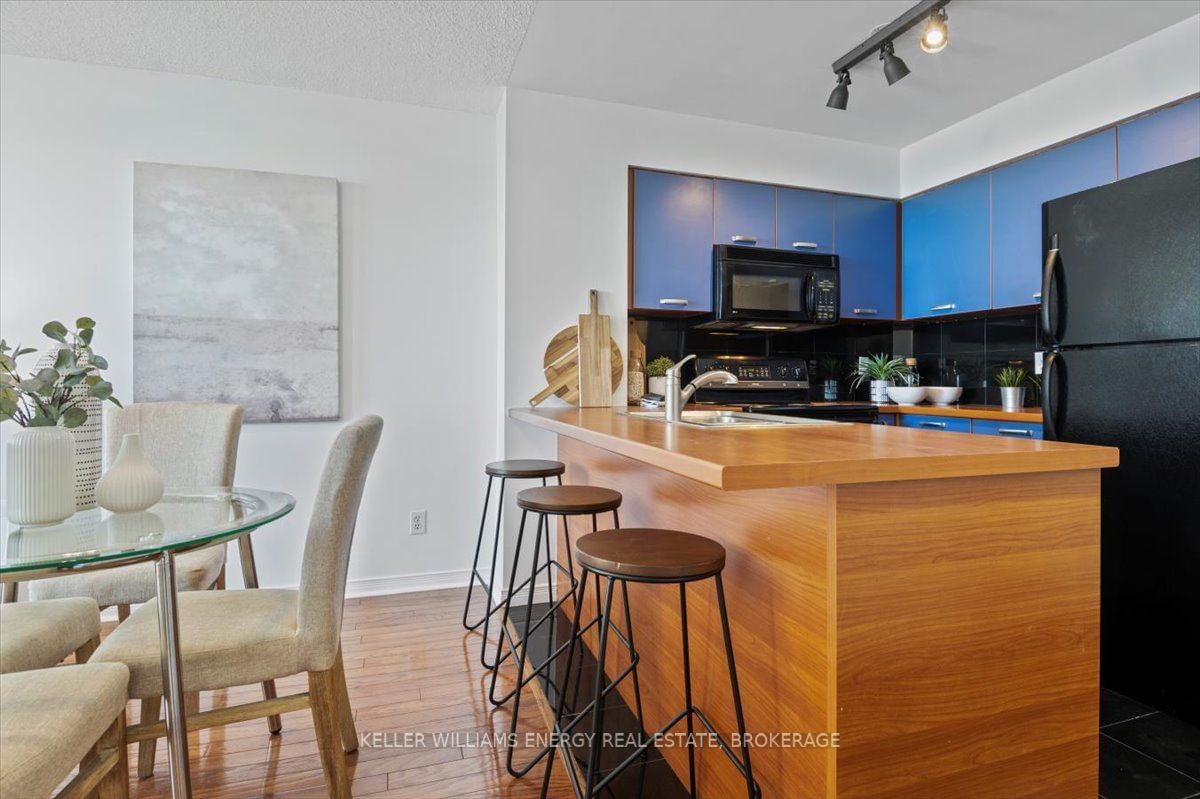 55 Harrison Garden Blvd, unit 1204 for sale - image #8