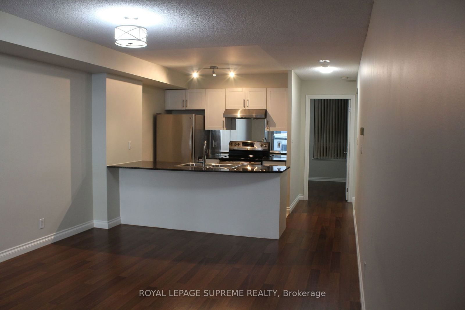 801 Bay St, unit 210 for rent - image #2