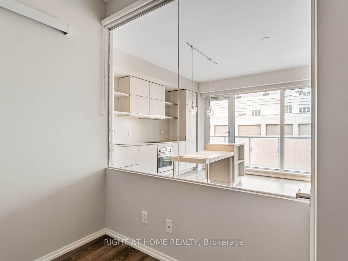 197 Yonge St, unit 1204 for sale - image #19