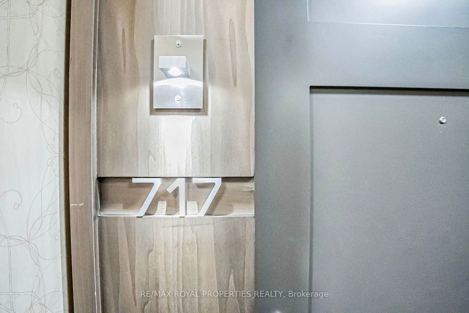 20 John St, unit 717 for sale - image #8