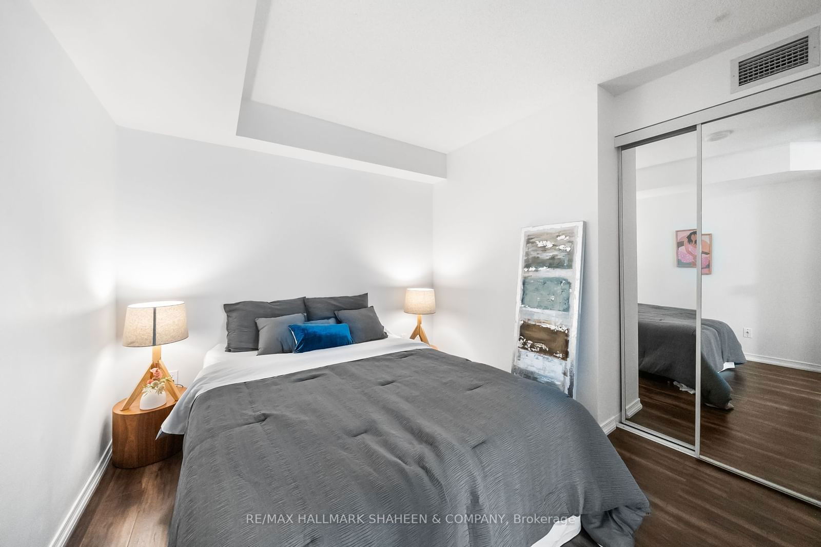 215 Fort York Blvd, unit 419 for sale