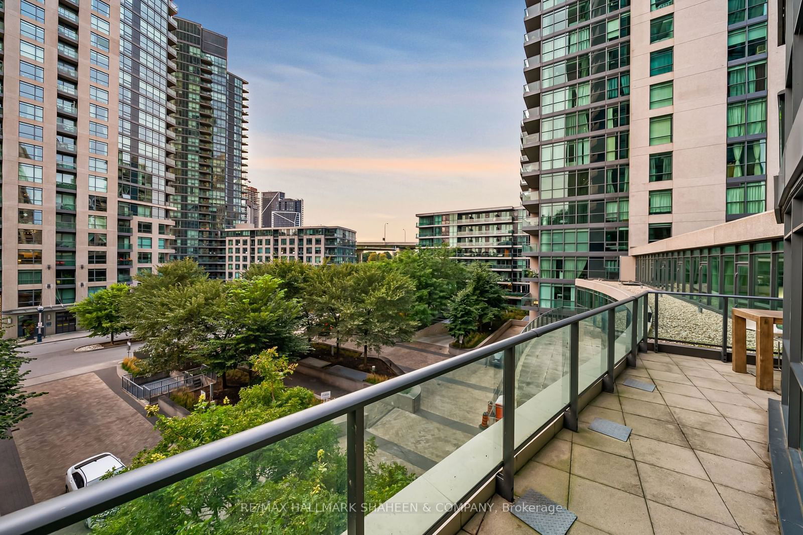 215 Fort York Blvd, unit 419 for sale