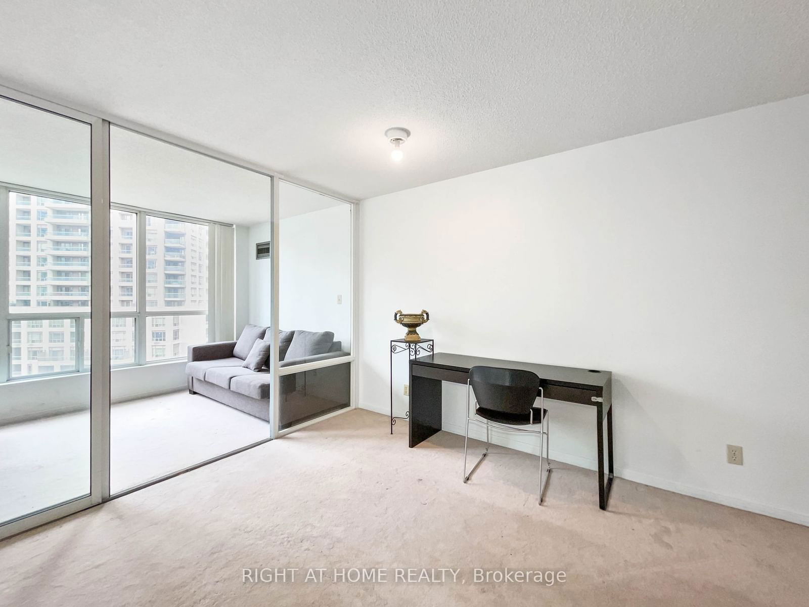 24 Wellesley St W, unit 1113 for rent - image #8