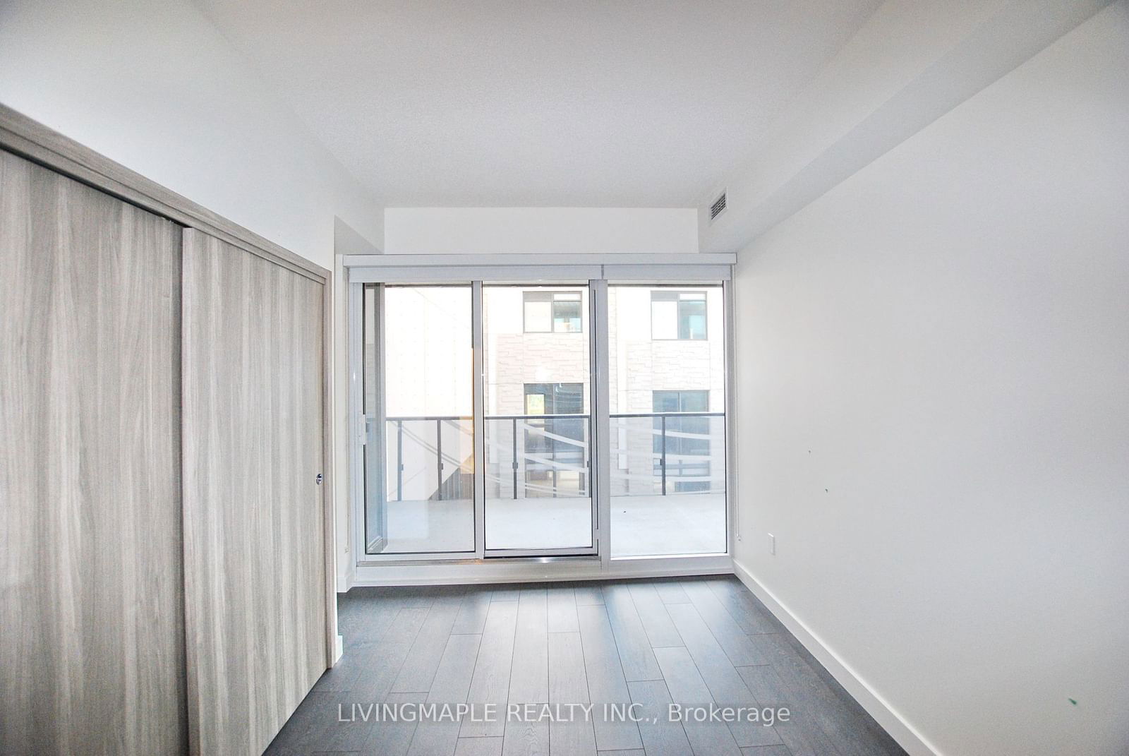 85 Mcmahon Dr, unit 302 for rent - image #7