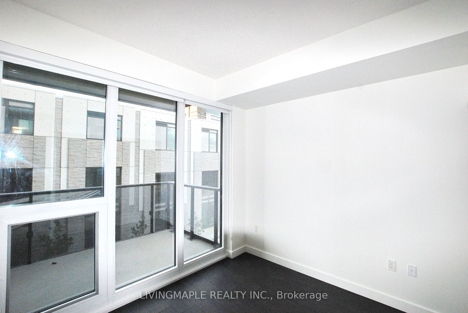 85 Mcmahon Dr, unit 302 for rent - image #8