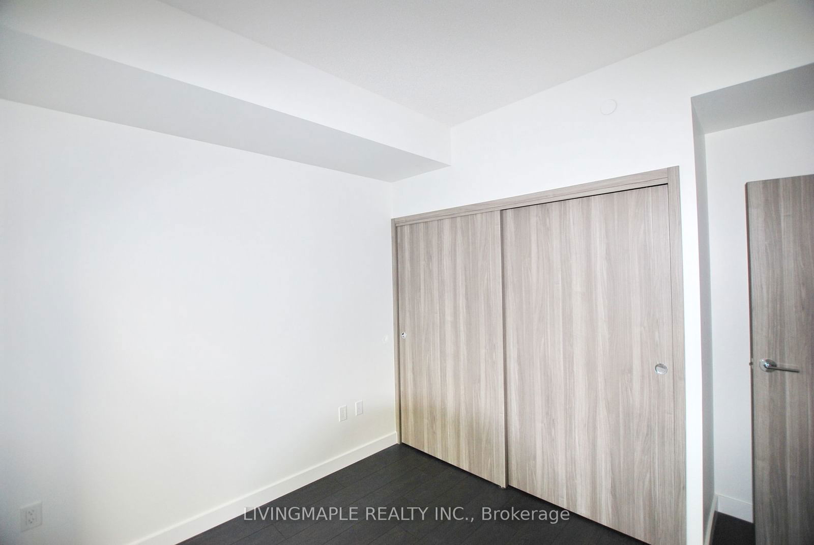 85 Mcmahon Dr, unit 302 for rent - image #9