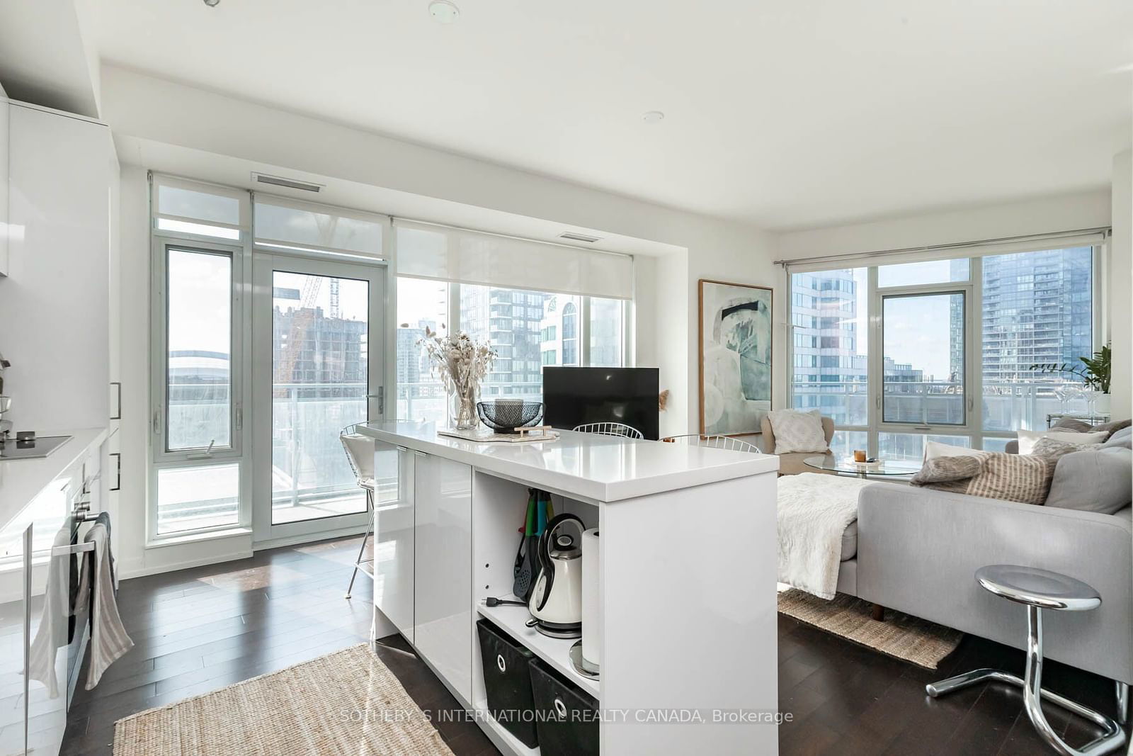 21 Widmer St, unit 1511 for rent - image #2