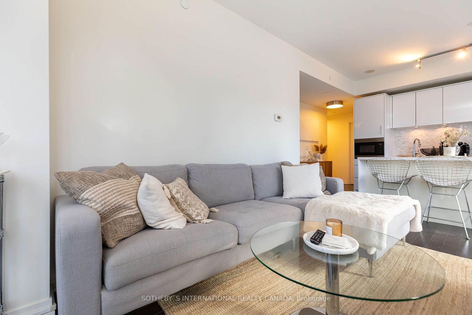 21 Widmer St, unit 1511 for rent - image #5