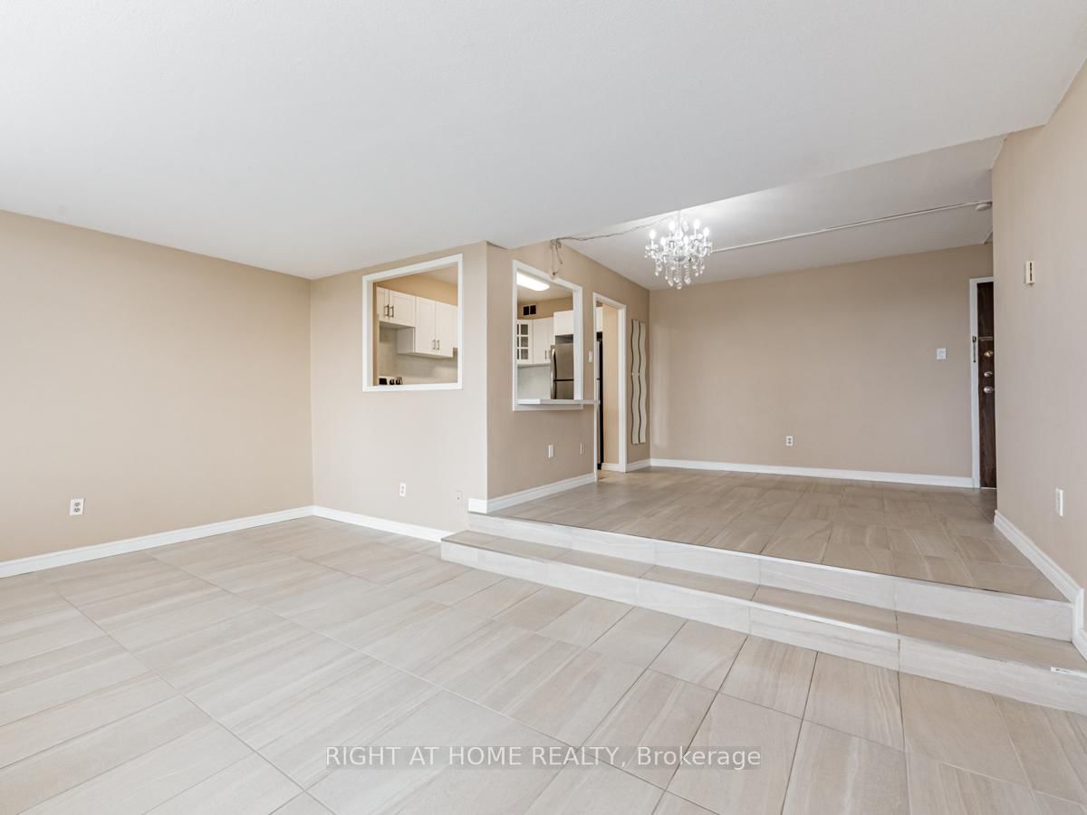 10 Parkway Forest Dr, unit 903 for sale - image #13