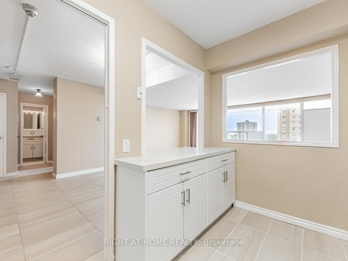 10 Parkway Forest Dr, unit 903 for sale