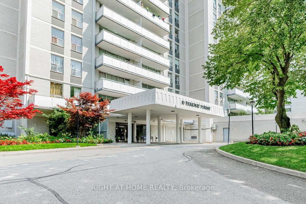 10 Parkway Forest Dr, unit 903 for sale - image #2