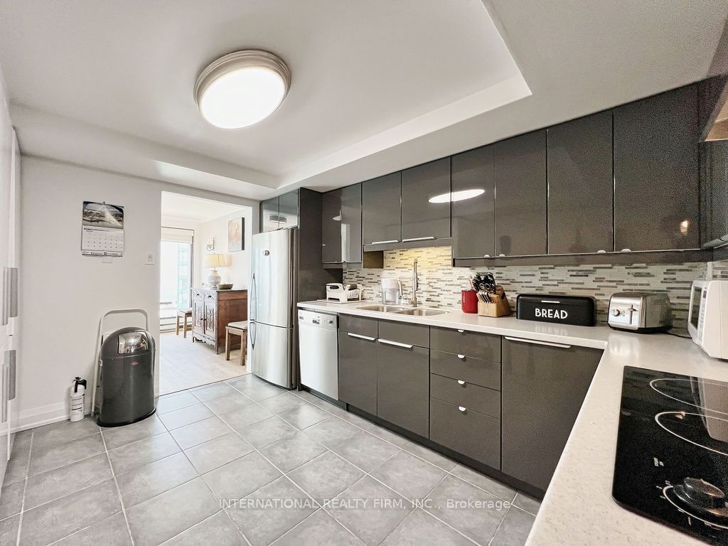 55 Harbour Sq, unit 2314 for sale - image #8