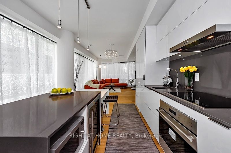 1 Bloor St E, unit 511 for rent - image #4