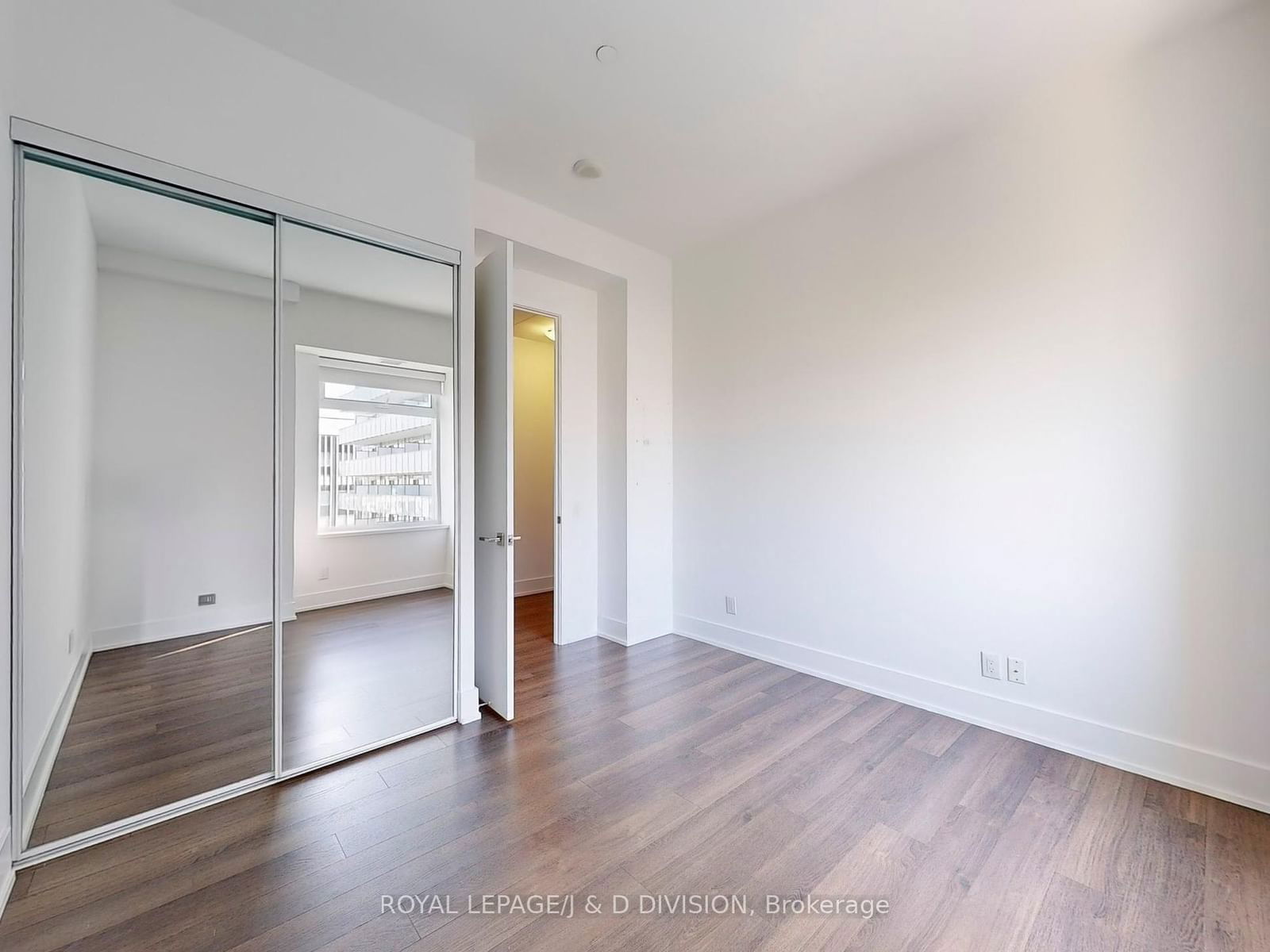 111 St Clair Ave W, unit 1221 for sale