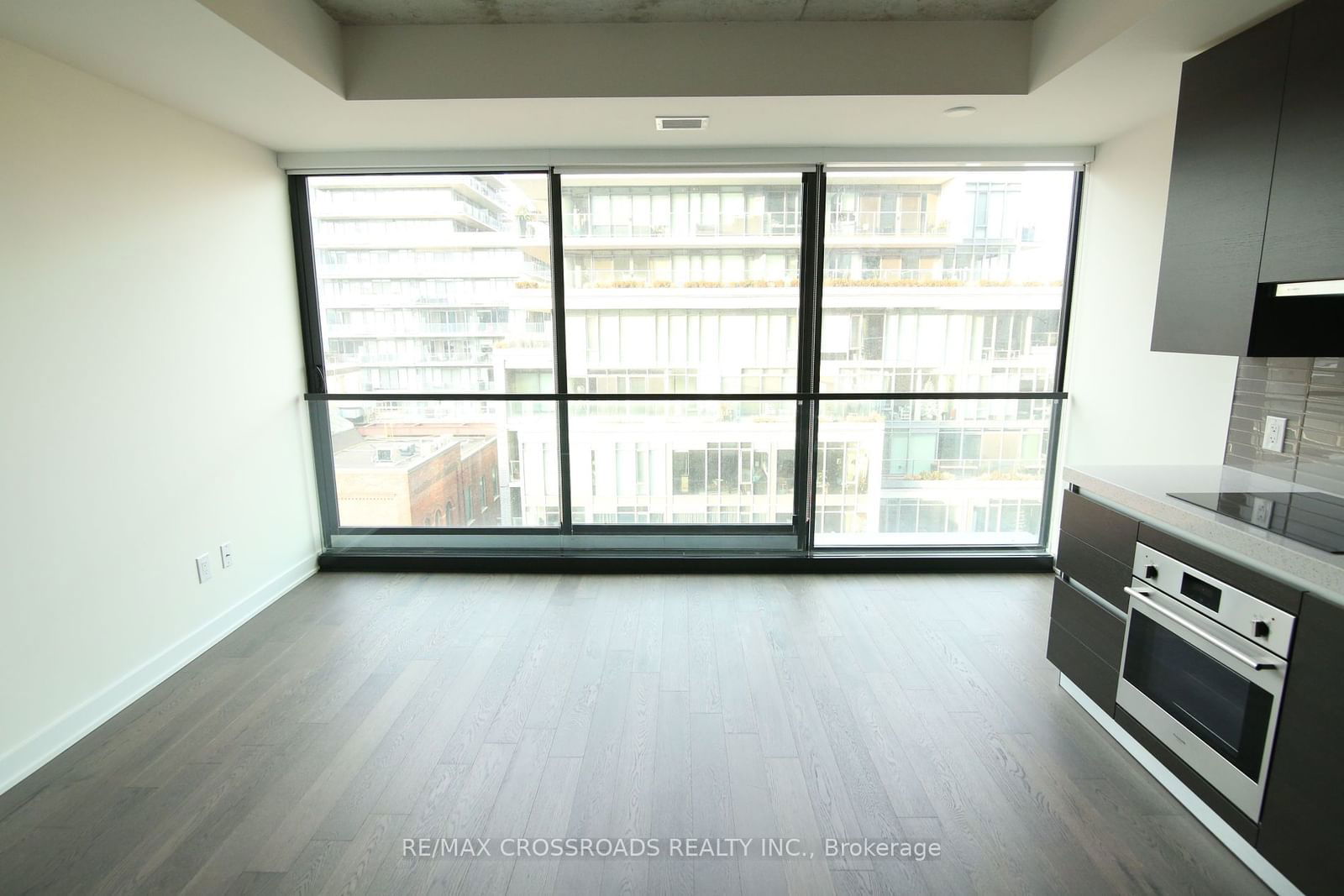 629 King St W, unit 720 for sale - image #2