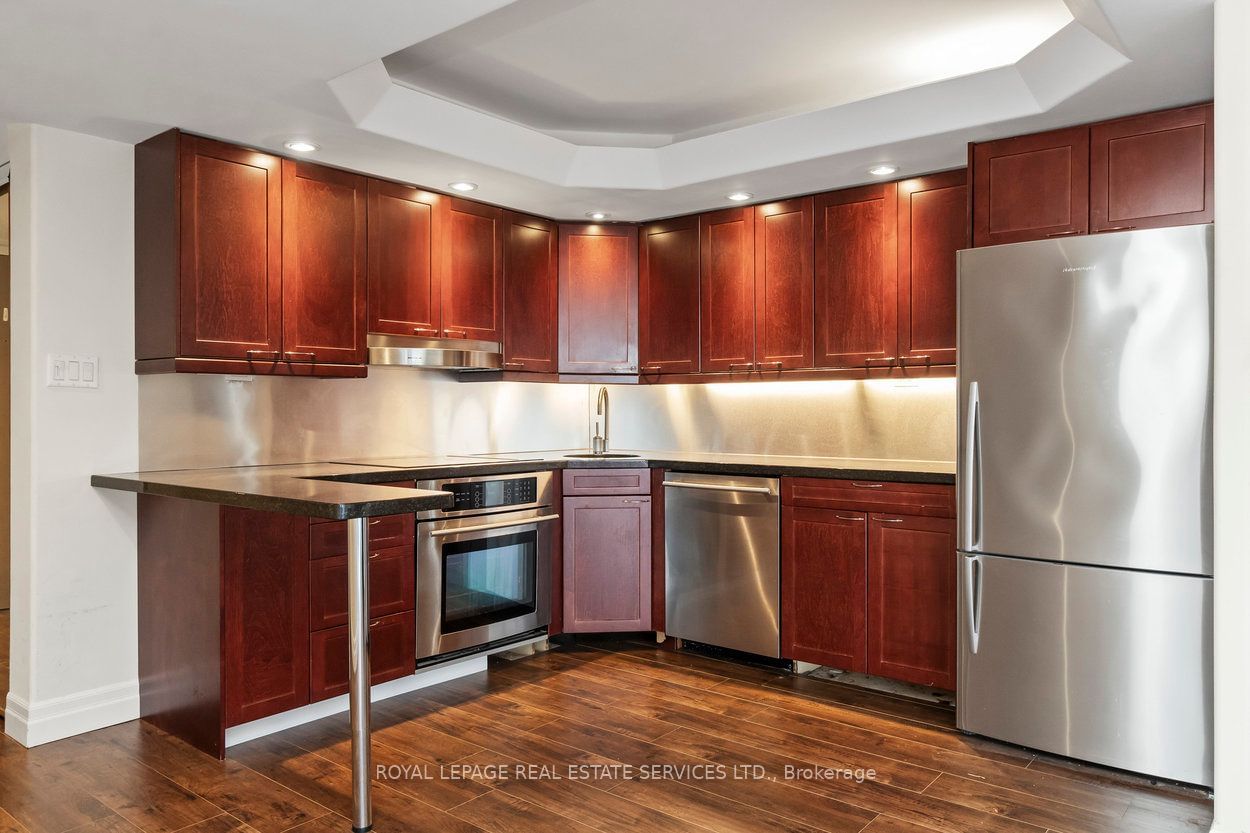 1001 Bay St, unit 2014 for sale