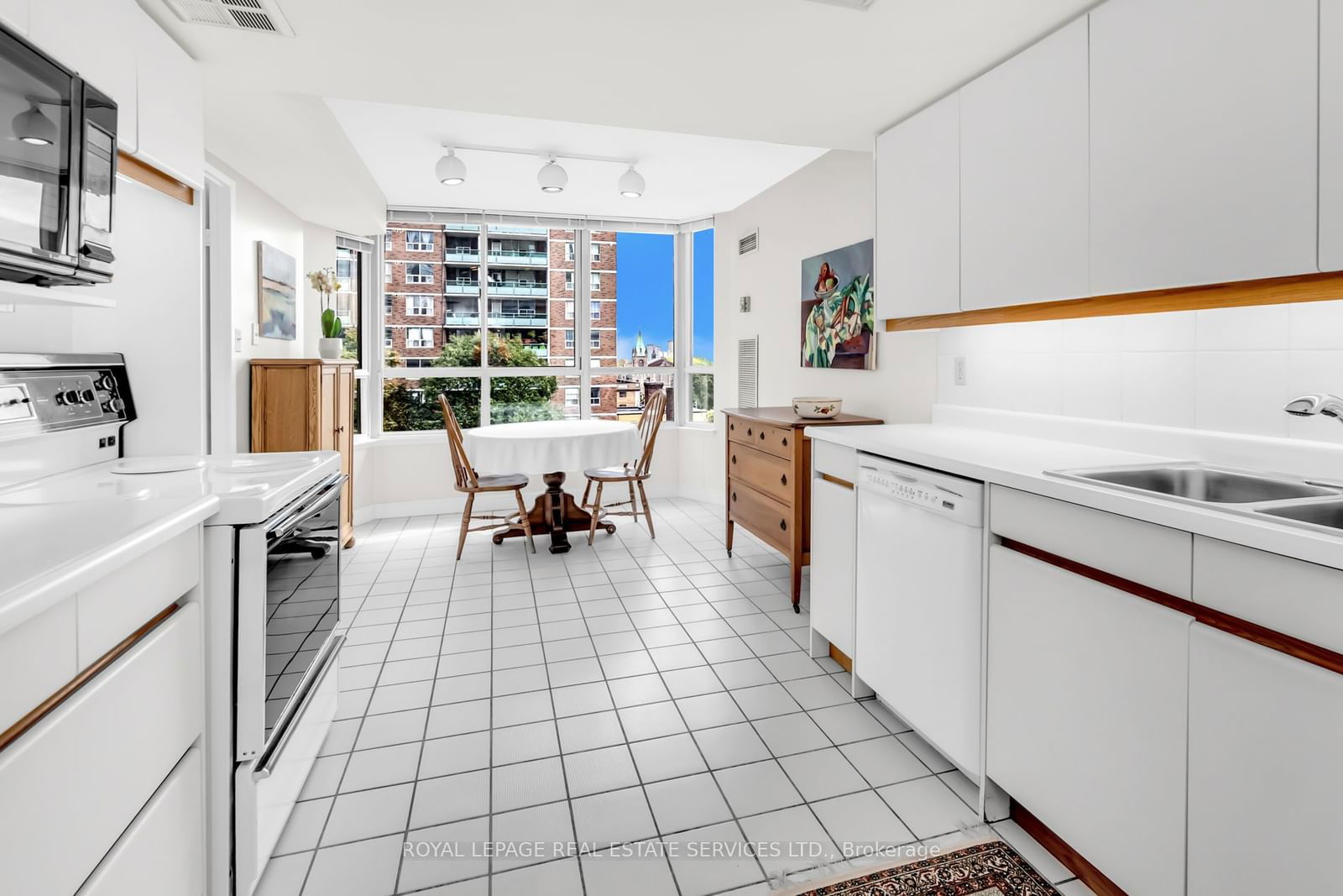 130 Carlton St, unit 603 for sale