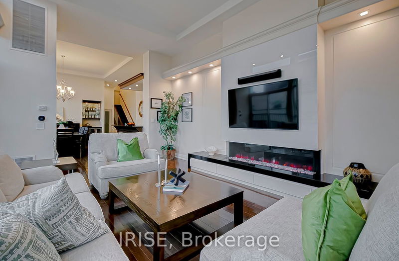 8 Wellesley St E, unit Ph1 for sale - image #1