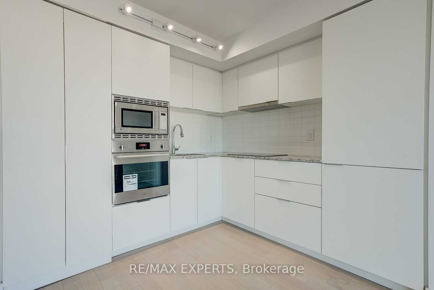 955 Bay St, unit 1511 for rent