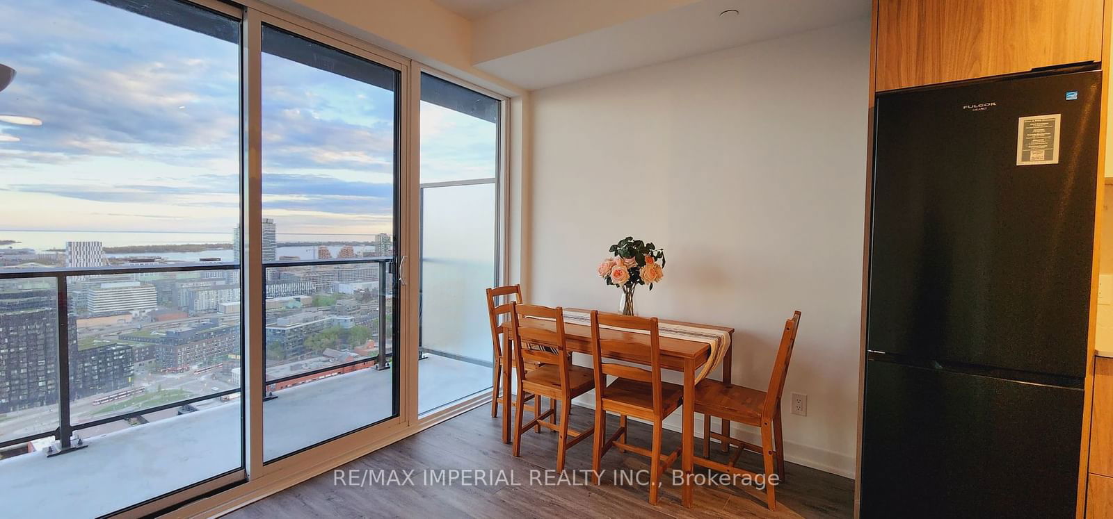 5 DEFRIES St, unit 3303 for rent - image #12