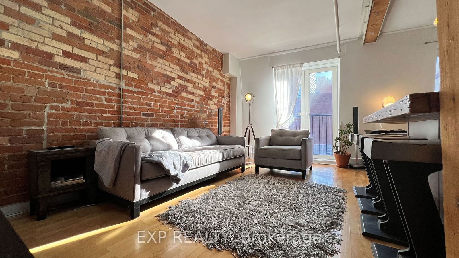 81A Front St E, unit 415 for rent