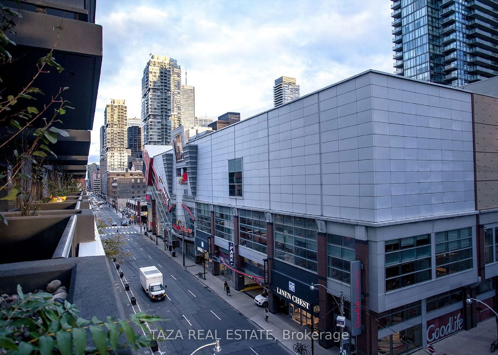 318 Richmond St W, unit 417 for rent - image #23