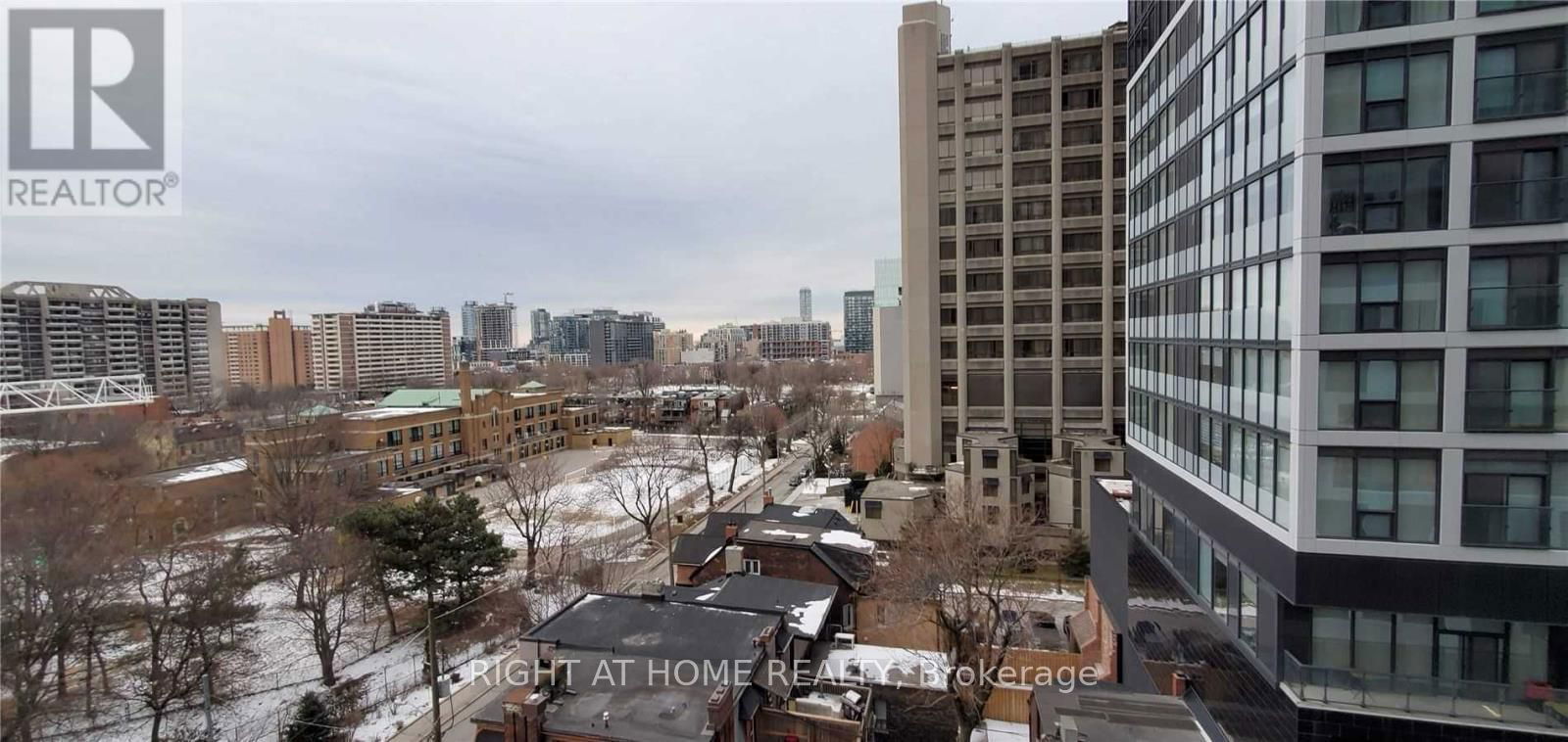 251 Jarvis St, unit 818 for rent - image #7