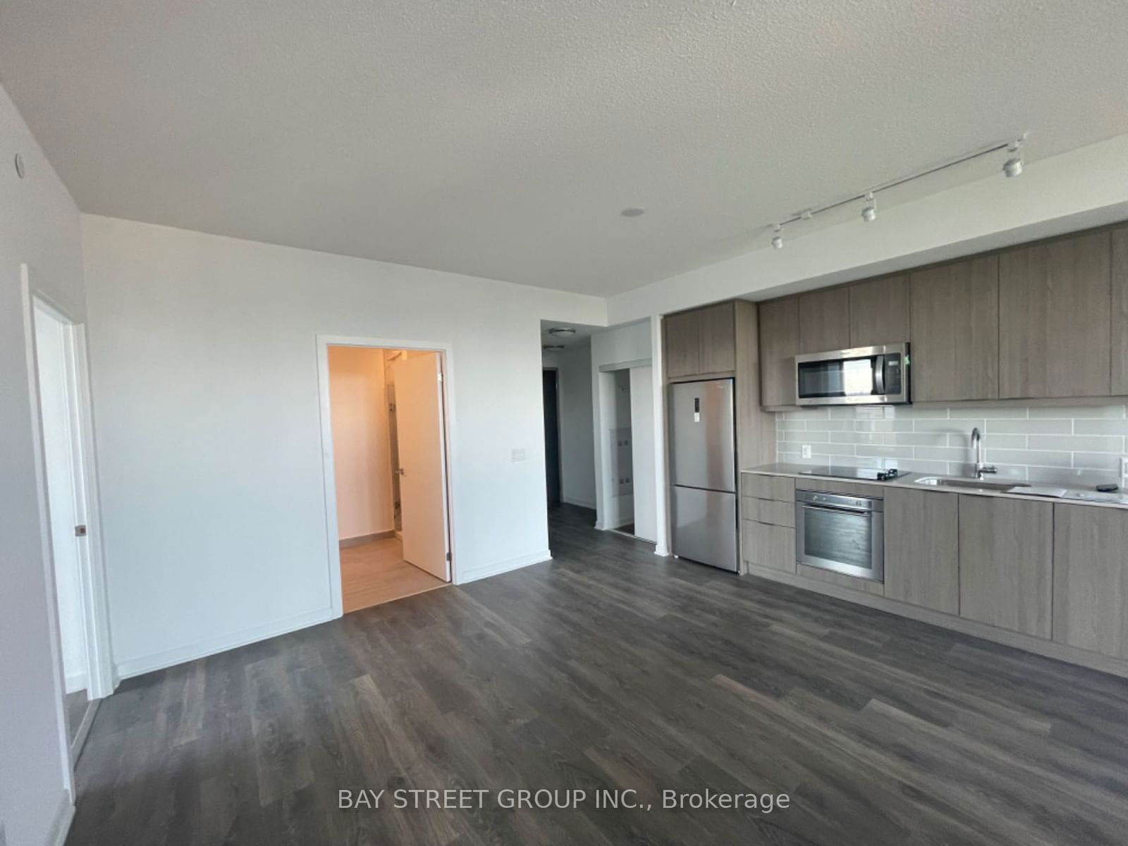 38 Forest Manor Rd, unit 2104 for rent - image #4