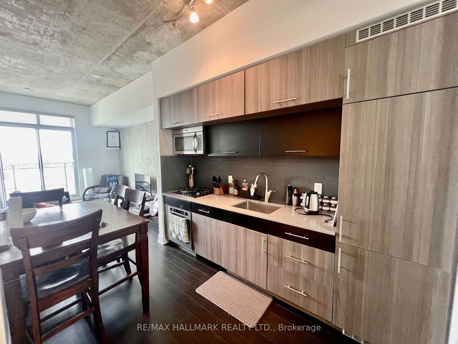 205 Manning Ave, unit 412 for rent - image #4