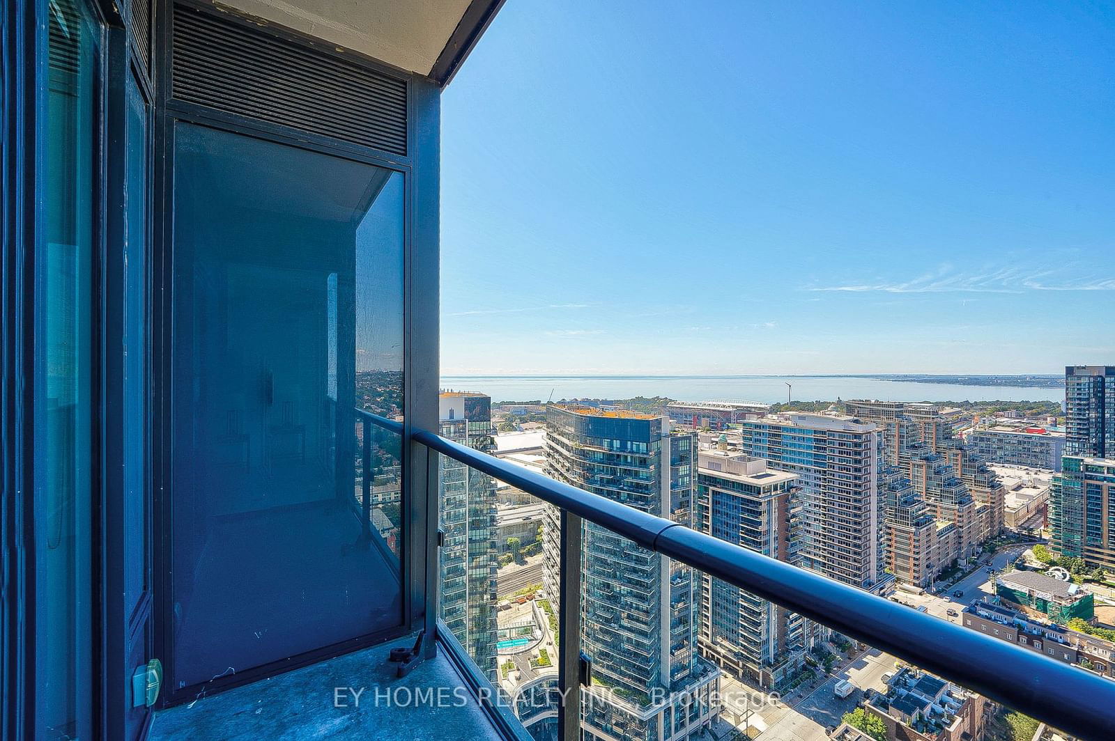 19 Western Battery Rd, unit PH16 for sale