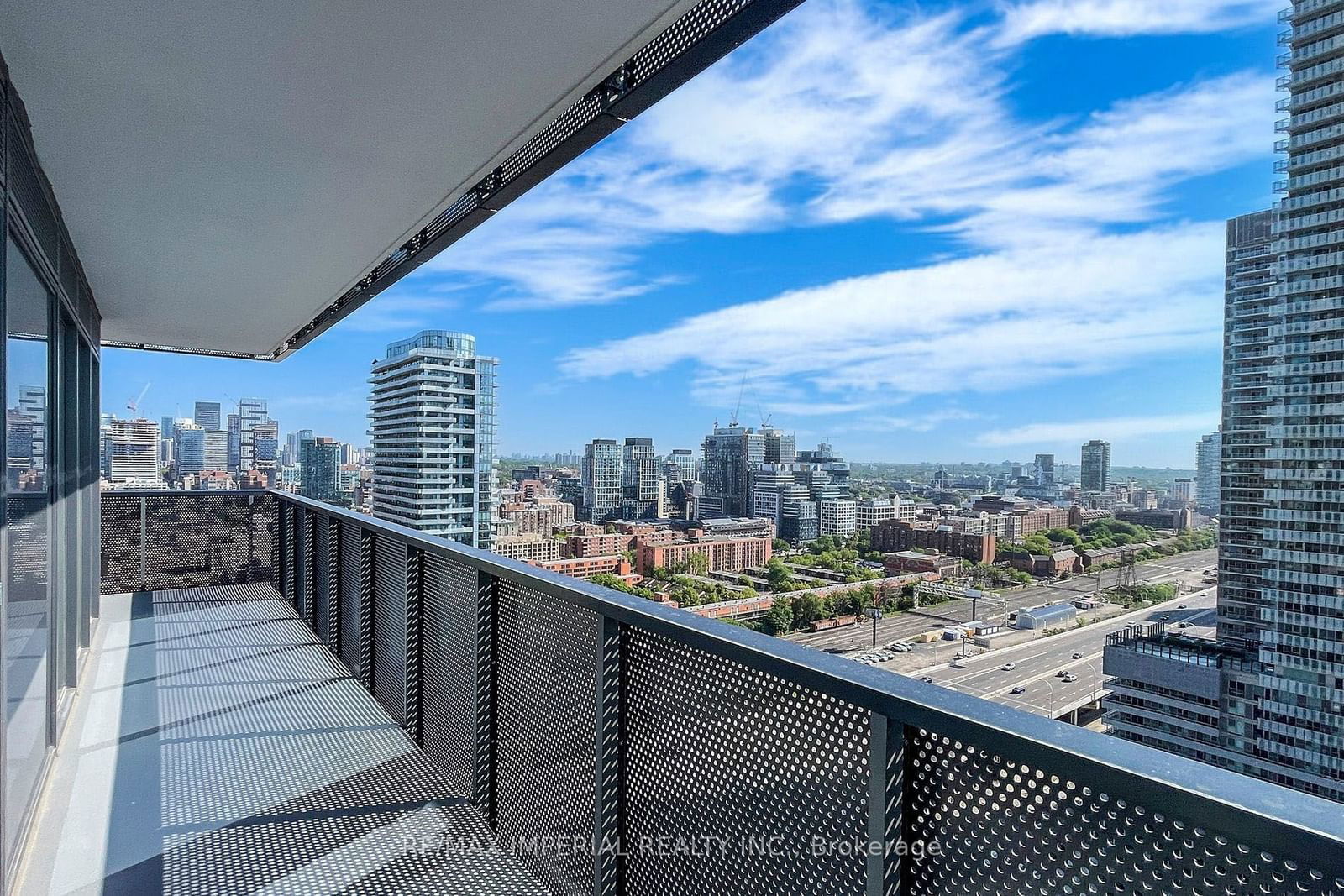 138 Downes St, unit 3303 for rent