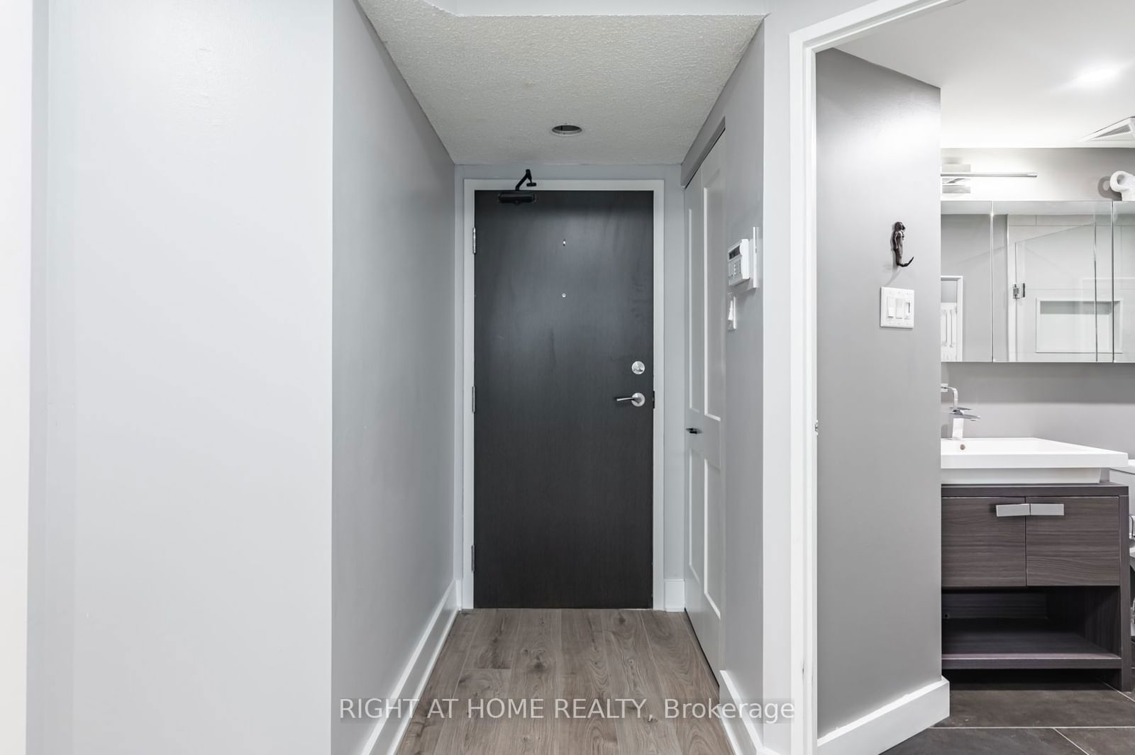 60 Homewood Ave, unit 203 for sale