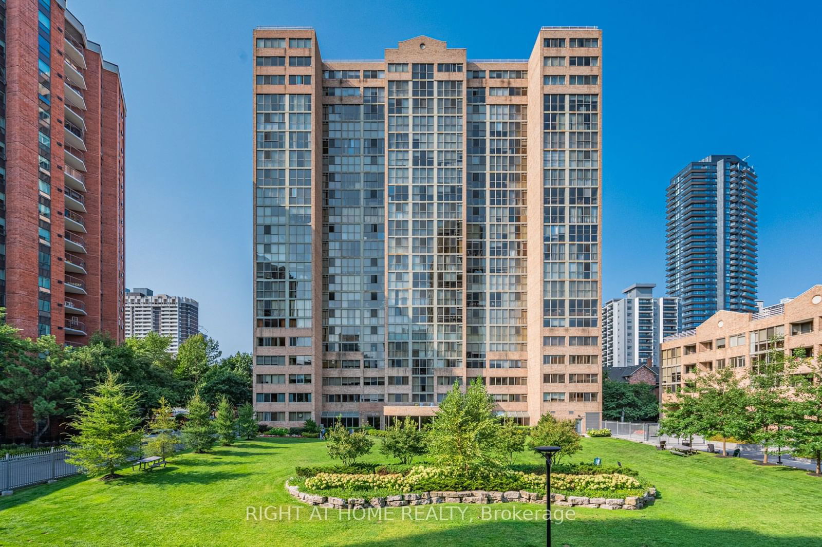 60 Homewood Ave, unit 203 for sale