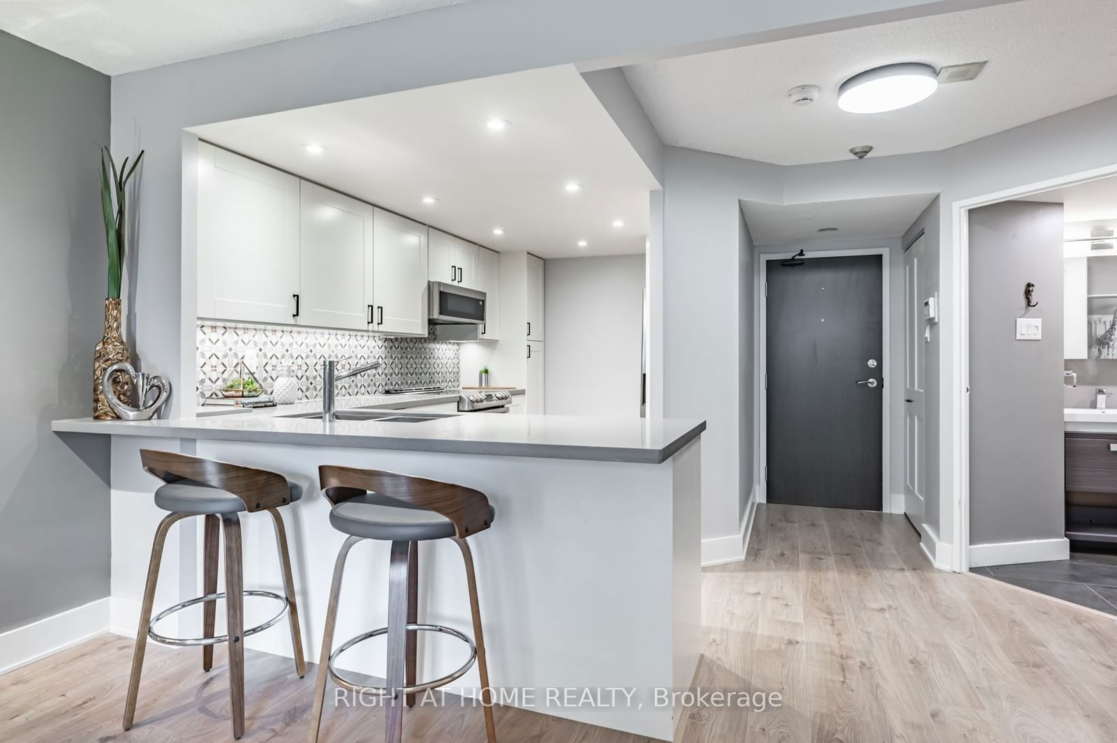 60 Homewood Ave, unit 203 for sale - image #8