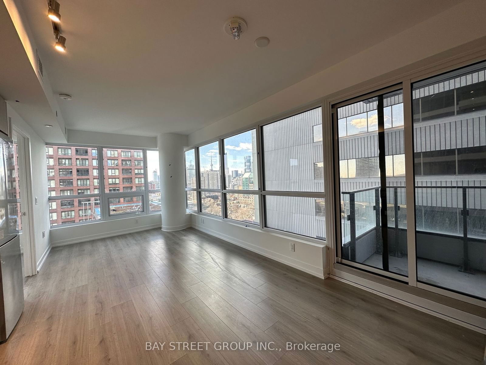 395 Bloor St E, unit 1202 for rent